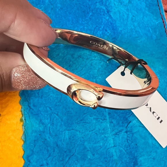 COACH 10 Mm Signature Enamel Bangle Bracelet White Hinged. - Picture 2 of 5